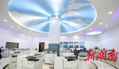 婁底集中檢閱全市產業(yè)項目建設成果 辦公家具行業(yè)展現新活力